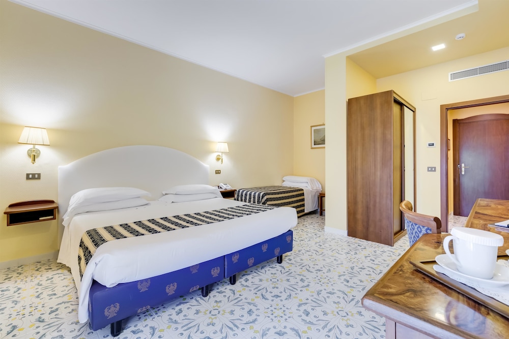 Best Western Hotel La Solara — Hotel rooms in Sorrento, Campania