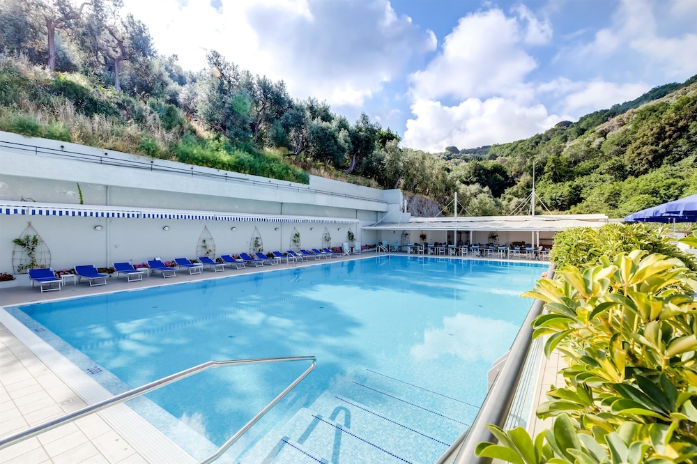 Best Western Hotel La Solara — Swimming pool in Sorrento, Campania