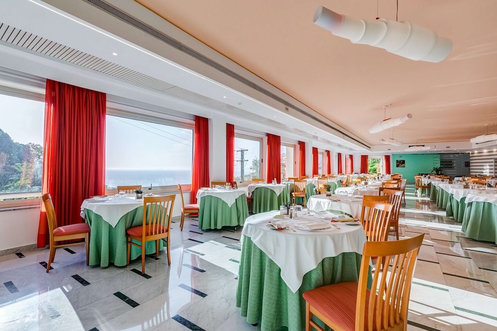 Best Western Hotel La Solara — Restaurant & bars in Sorrento, Campania