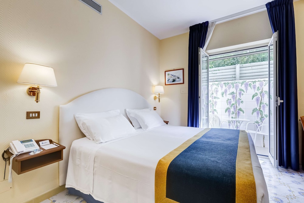 Best Western Hotel La Solara — Hotel rooms in Sorrento, Campania