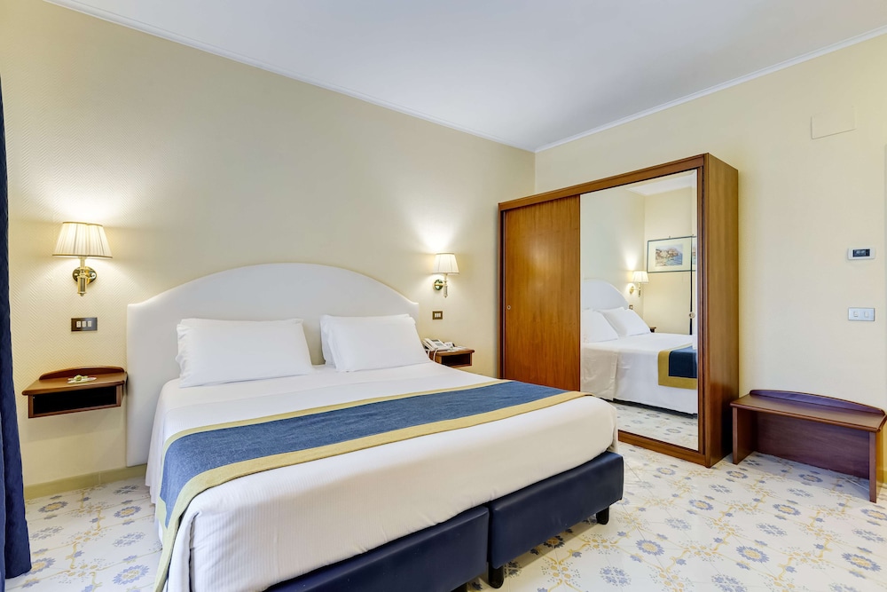 Best Western Hotel La Solara — Hotel rooms in Sorrento, Campania