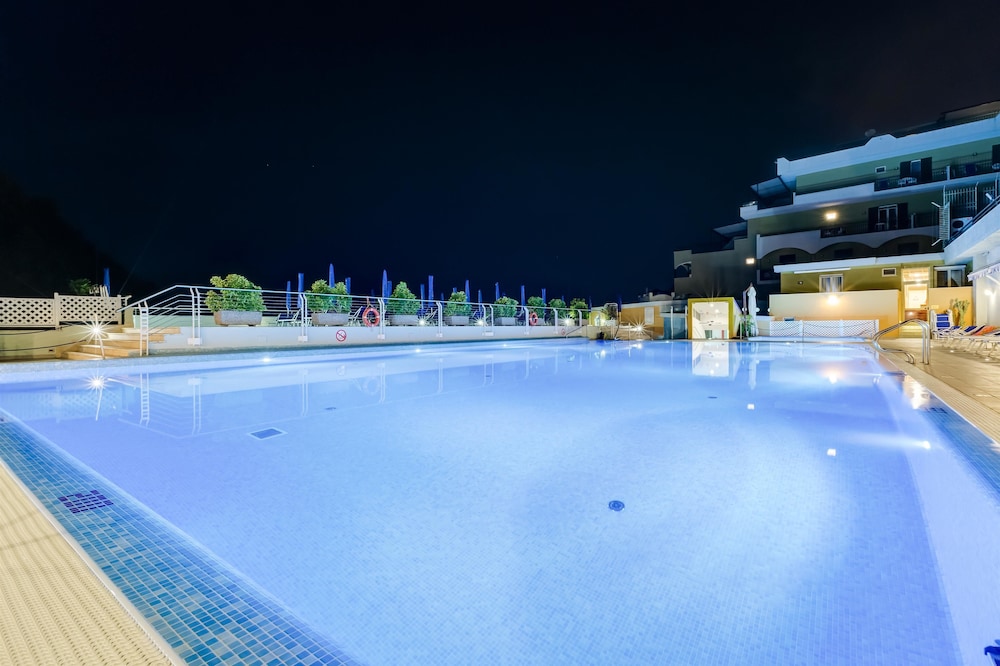 Best Western Hotel La Solara — Swimming pool in Sorrento, Campania