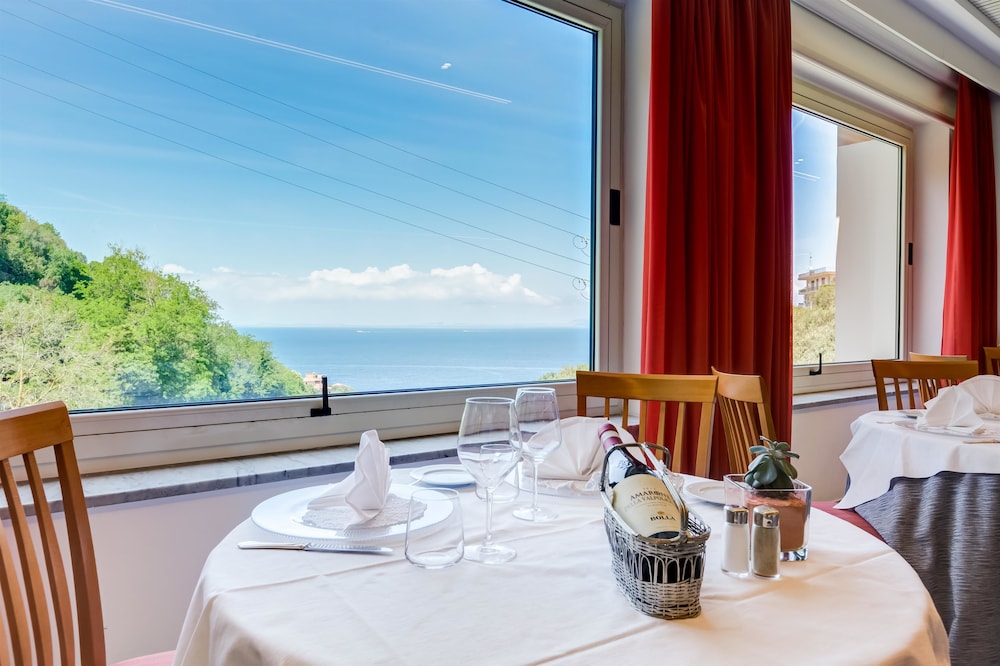 Best Western Hotel La Solara — Restaurant & bars in Sorrento, Campania
