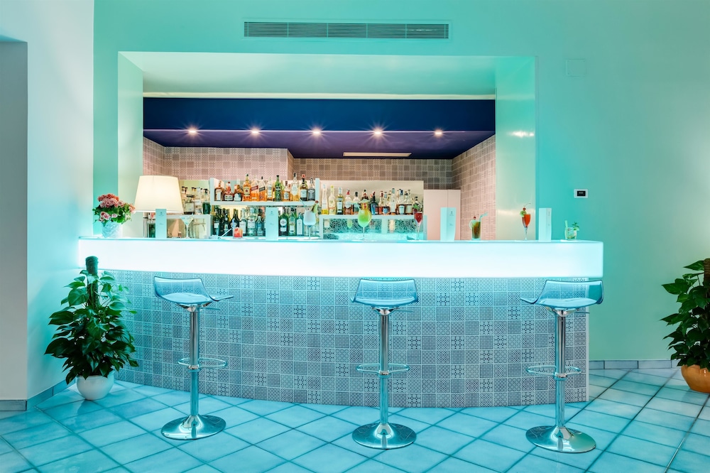 Best Western Hotel La Solara — Restaurant & bars in Sorrento, Campania