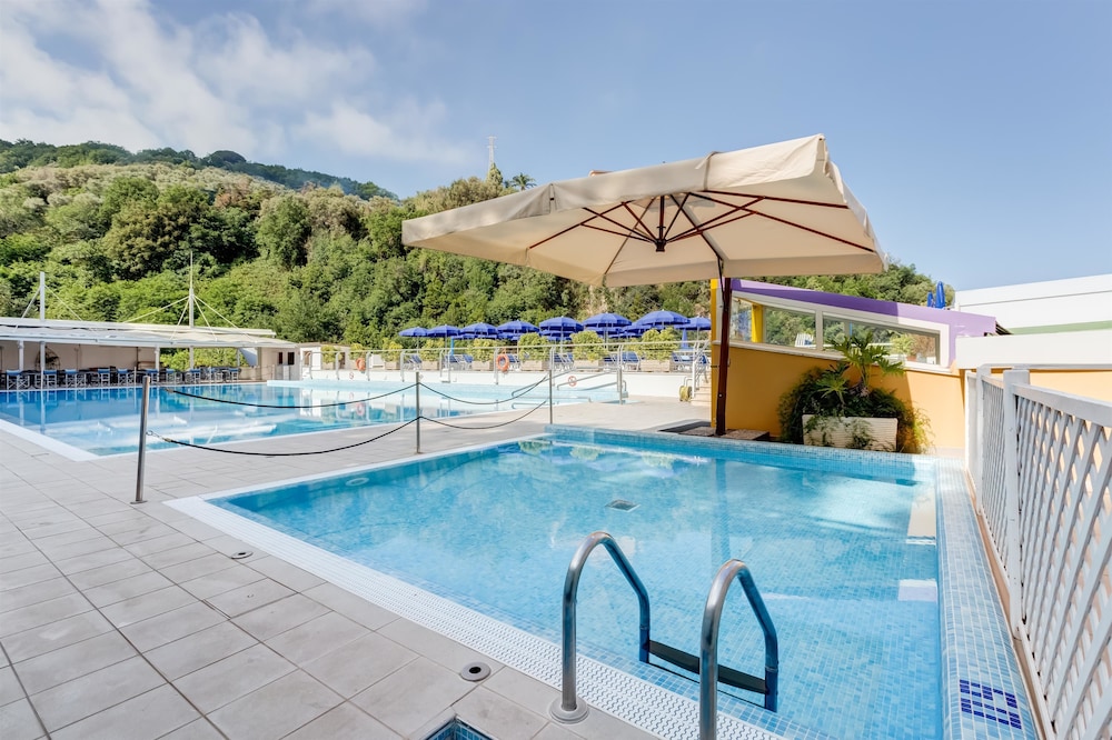 Best Western Hotel La Solara — Swimming pool in Sorrento, Campania