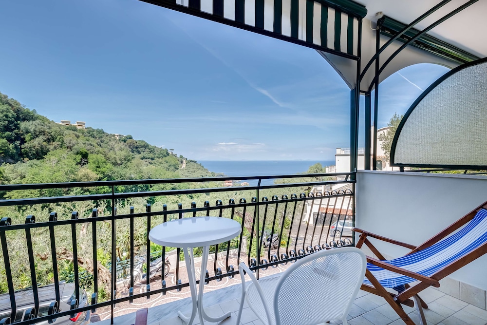 Best Western Hotel La Solara — Hotel rooms in Sorrento, Campania