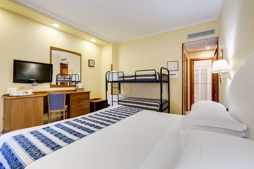 Best Western Hotel La Solara — Hotel rooms in Sorrento, Campania