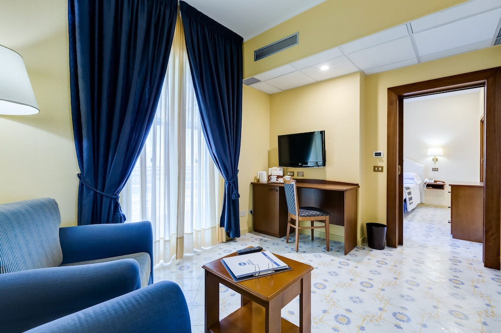 Best Western Hotel La Solara — Hotel rooms in Sorrento, Campania