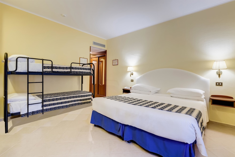 Best Western Hotel La Solara — Hotel rooms in Sorrento, Campania