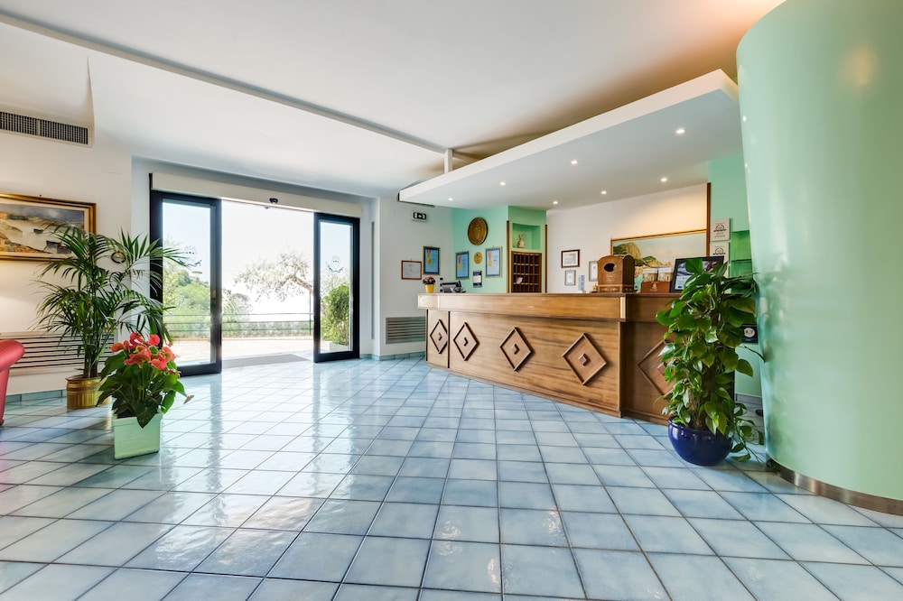 Best Western Hotel La Solara — Hotel building in Sorrento, Campania