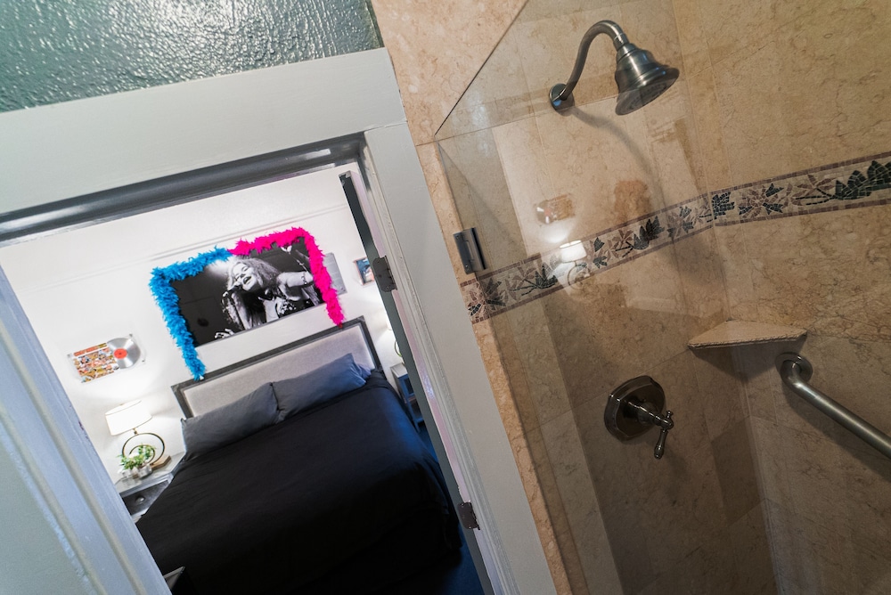 Music City Hotel - The San Francisco Music Experience — Hotel rooms in San Francisco, California
