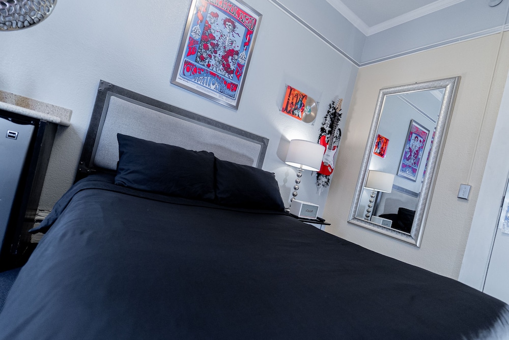 Music City Hotel - The San Francisco Music Experience — Hotel rooms in San Francisco, California