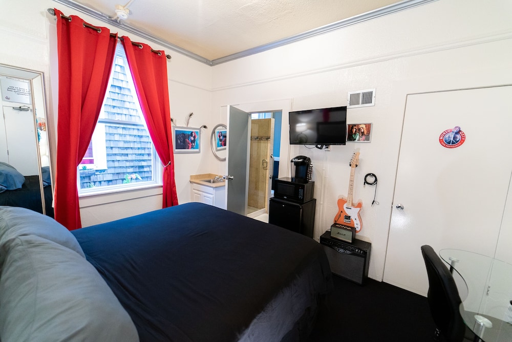Music City Hotel - The San Francisco Music Experience — Hotel rooms in San Francisco, California