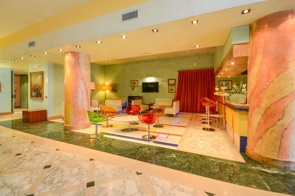 Hotel Oliveto — Restaurant & bars in Desenzano del Garda, Lombardy