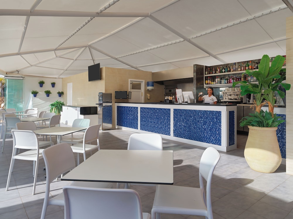 H10 White Suites — Restaurant in Playa Blanca, Canary Islands