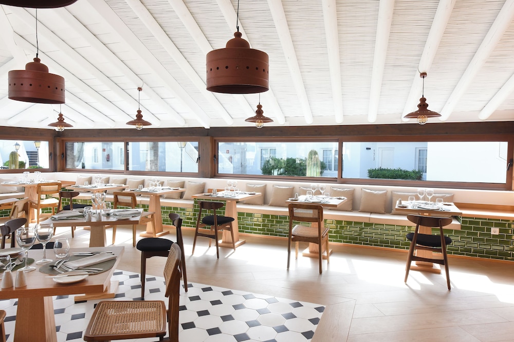 H10 White Suites — Restaurant in Playa Blanca, Canary Islands