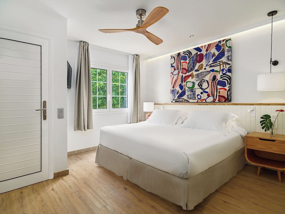 H10 White Suites — Rooms in Playa Blanca, Canary Islands