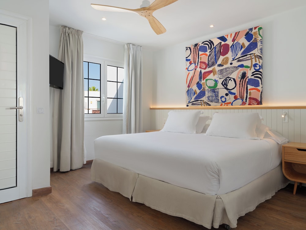 H10 White Suites — Rooms in Playa Blanca, Canary Islands
