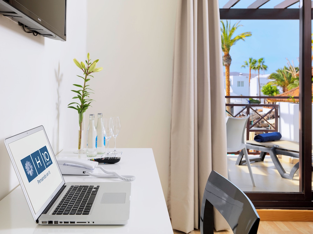 H10 White Suites — Rooms in Playa Blanca, Canary Islands