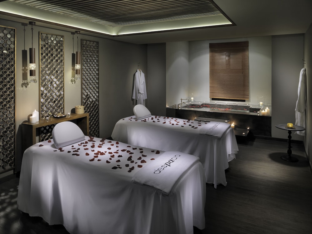 H10 White Suites — Facilities in Playa Blanca, Canary Islands