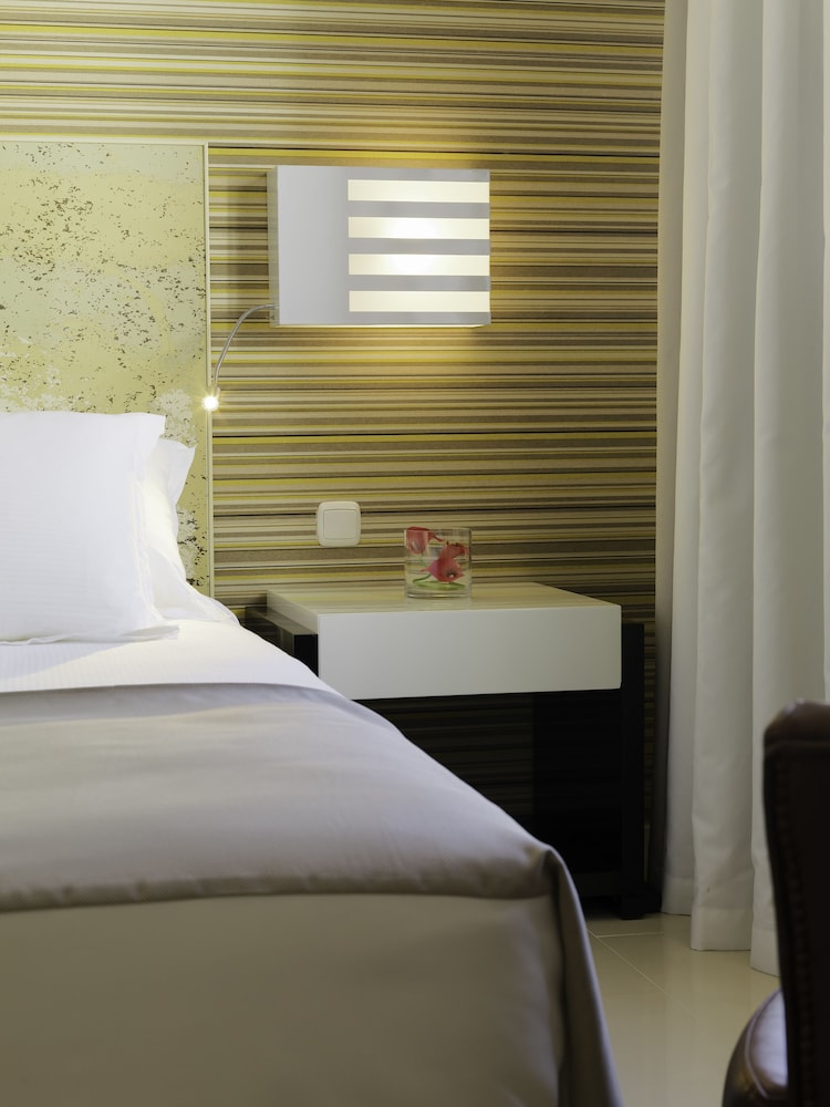 H10 White Suites — Rooms in Playa Blanca, Canary Islands