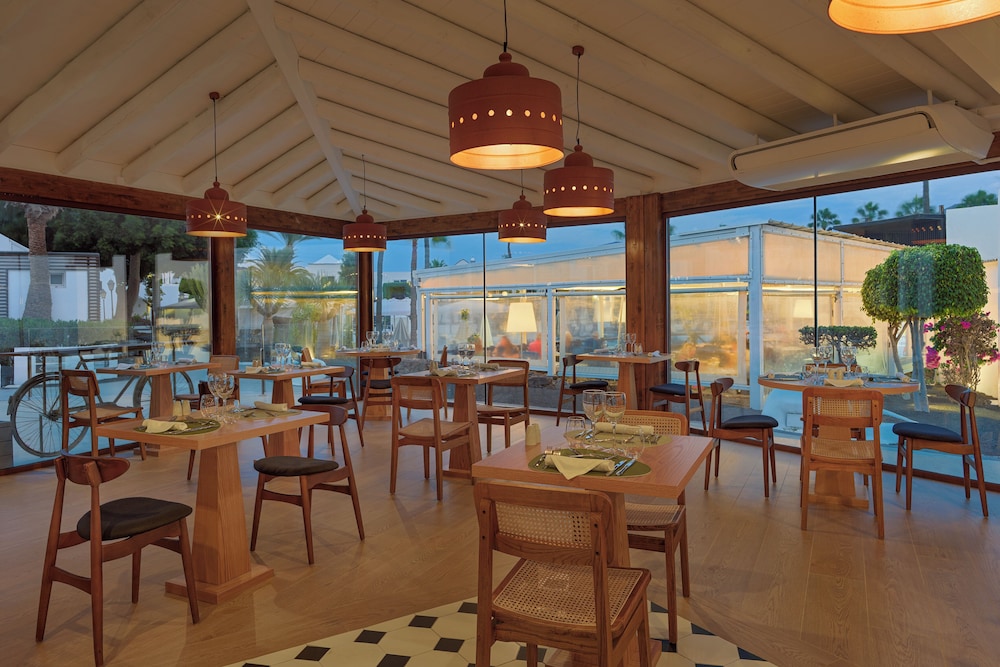H10 White Suites — Restaurant in Playa Blanca, Canary Islands