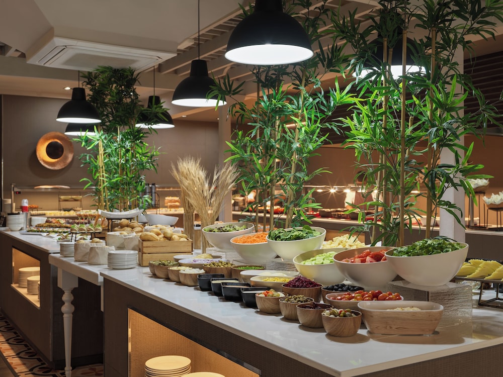 H10 White Suites — Restaurant in Playa Blanca, Canary Islands