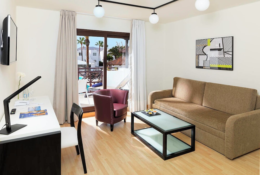 H10 White Suites — Rooms in Playa Blanca, Canary Islands