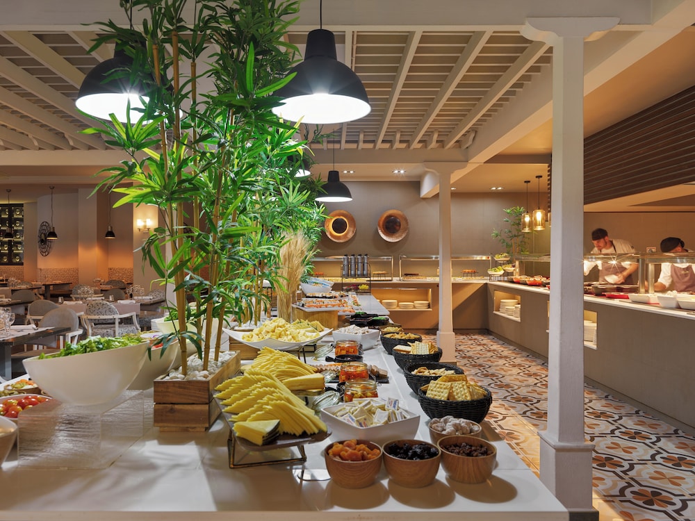H10 White Suites — Restaurant in Playa Blanca, Canary Islands