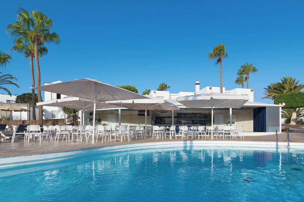 H10 White Suites — Restaurant in Playa Blanca, Canary Islands