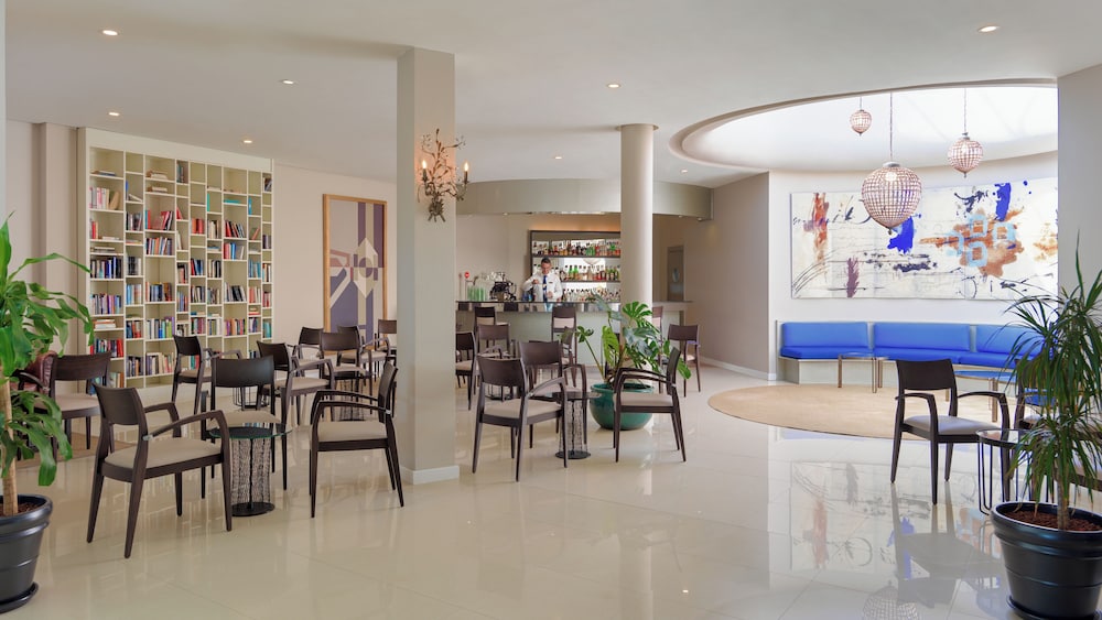 H10 White Suites — Restaurant in Playa Blanca, Canary Islands