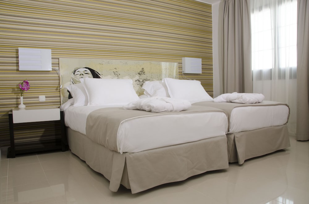 H10 White Suites — Rooms in Playa Blanca, Canary Islands