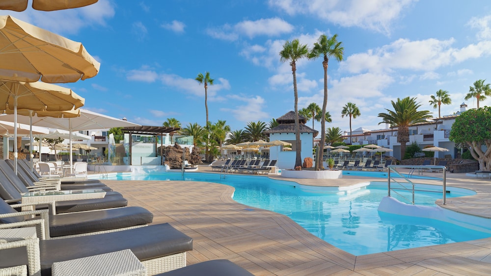 H10 White Suites — Pool in Playa Blanca, Canary Islands