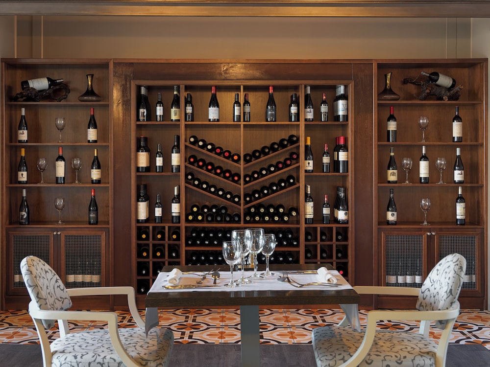 H10 White Suites — Restaurant in Playa Blanca, Canary Islands