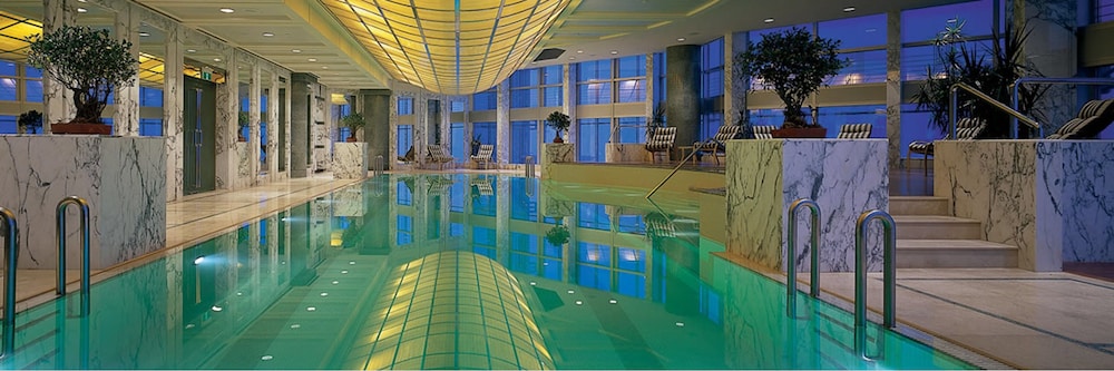 Grand Hyatt Shanghai — Swimming pool in Shanghai, Shanghai