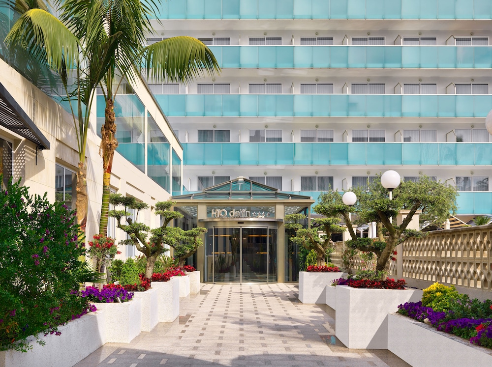 H10 Delfín - Adults Only — Hotel building in Salou, Catalonia