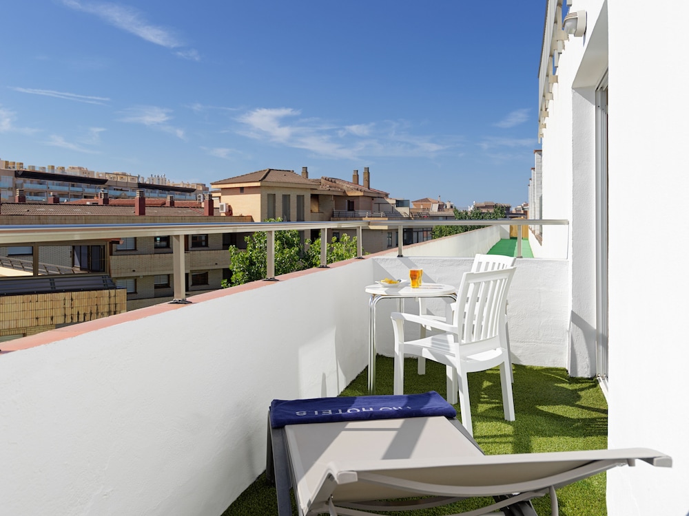 H10 Delfín - Adults Only — Hotel rooms in Salou, Catalonia