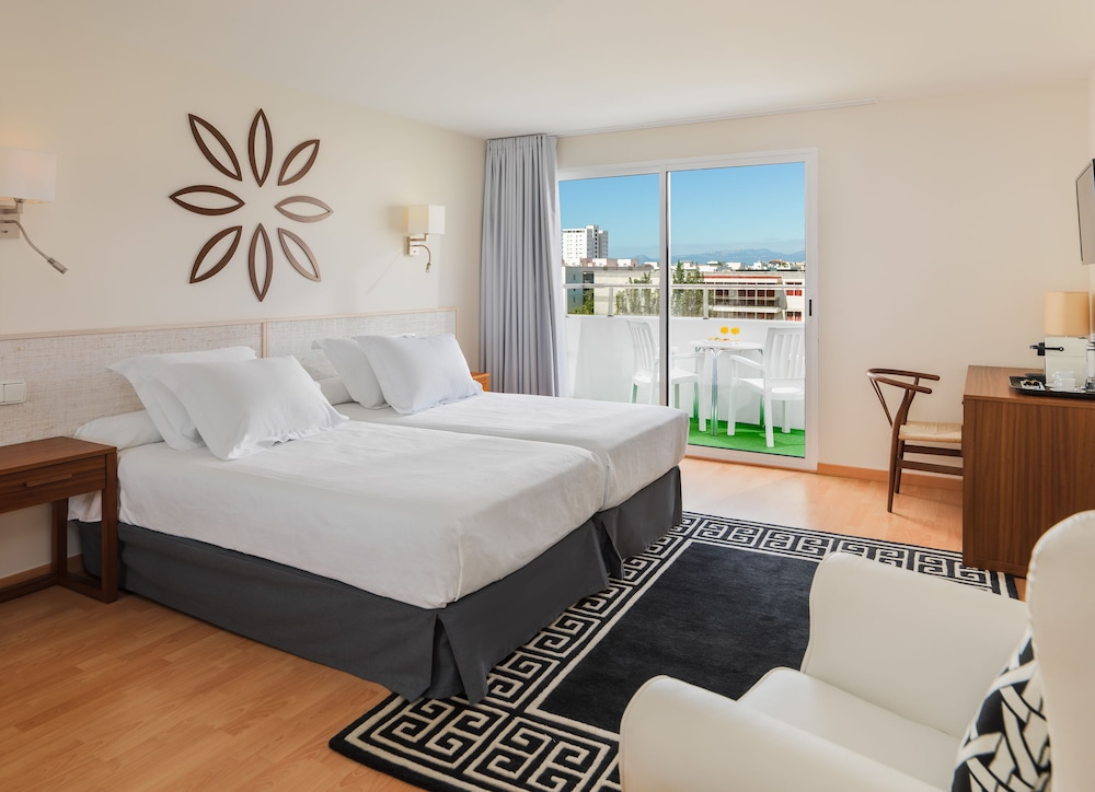 H10 Delfín - Adults Only — Hotel rooms in Salou, Catalonia