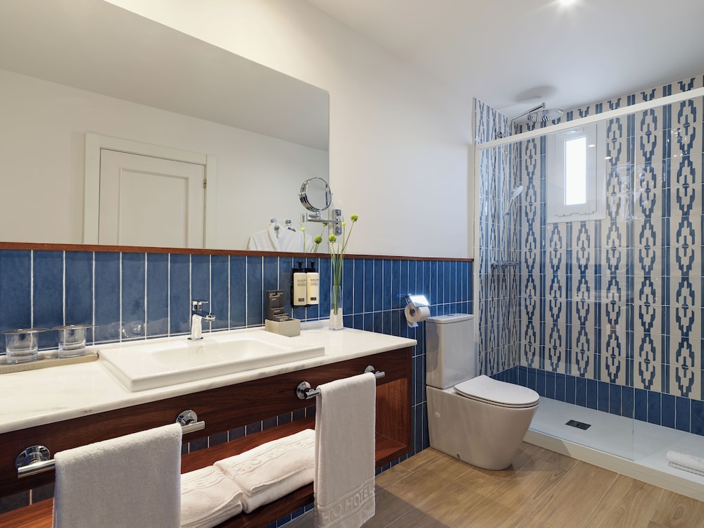 H10 Delfín - Adults Only — Hotel rooms in Salou, Catalonia