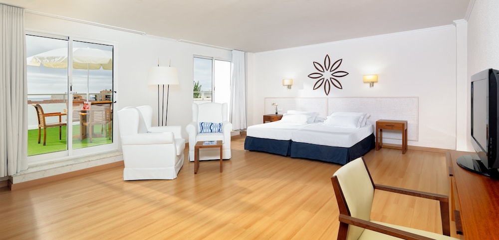 H10 Delfín - Adults Only — Hotel rooms in Salou, Catalonia