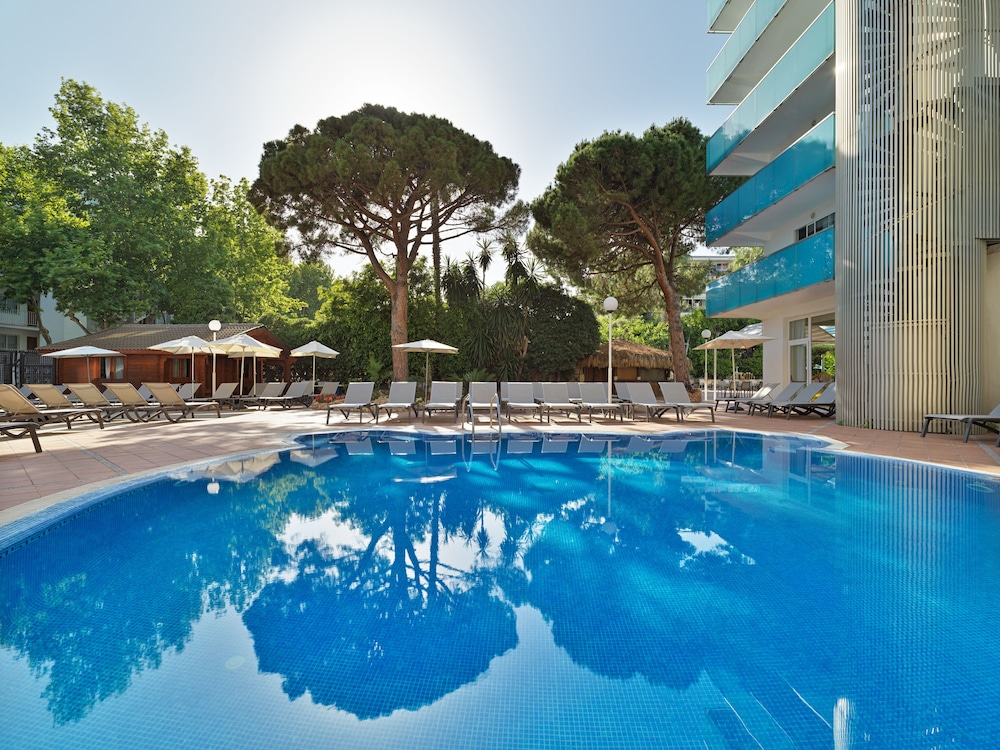 H10 Delfín - Adults Only — Swimming pool in Salou, Catalonia