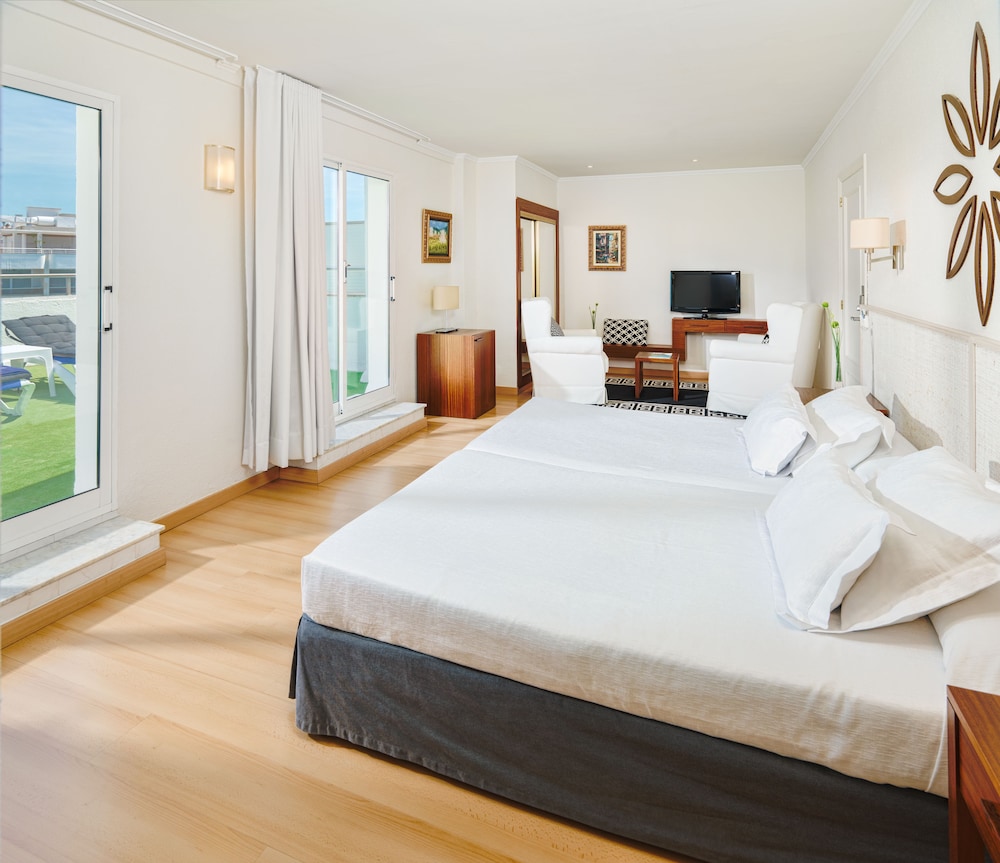 H10 Delfín - Adults Only — Hotel rooms in Salou, Catalonia