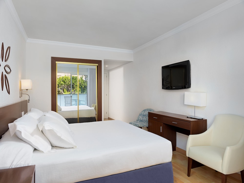 H10 Delfín - Adults Only — Hotel rooms in Salou, Catalonia