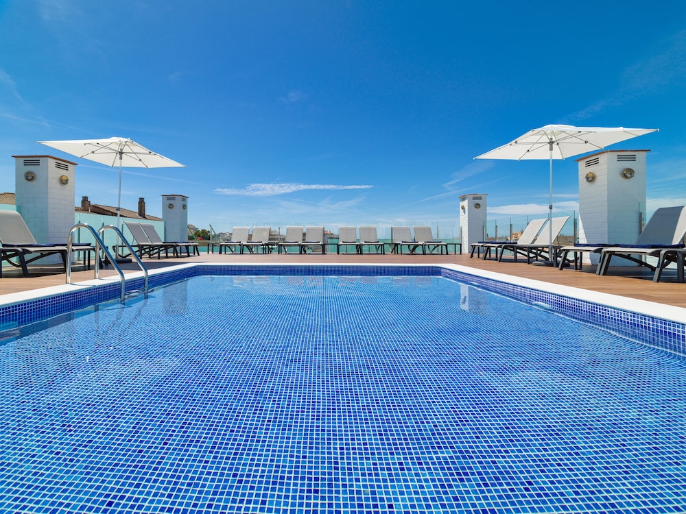 H10 Delfín - Adults Only — Swimming pool in Salou, Catalonia