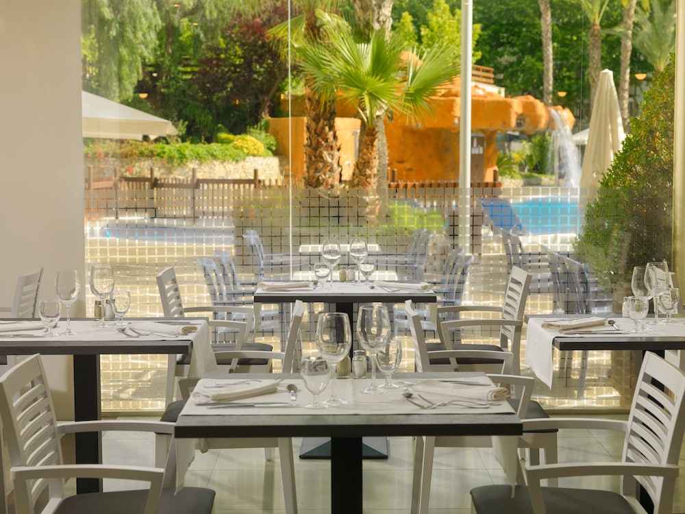 H10 Salou Princess — Restaurant & bars in Salou, Catalonia