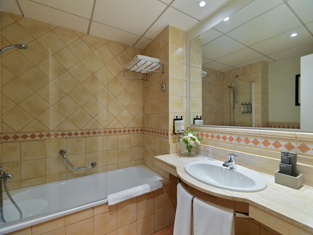 H10 Salou Princess — Hotel rooms in Salou, Catalonia