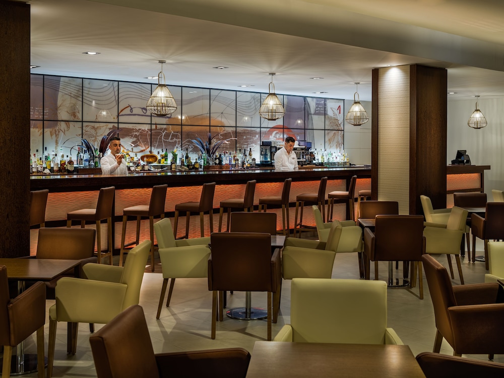 H10 Salou Princess — Restaurant & bars in Salou, Catalonia