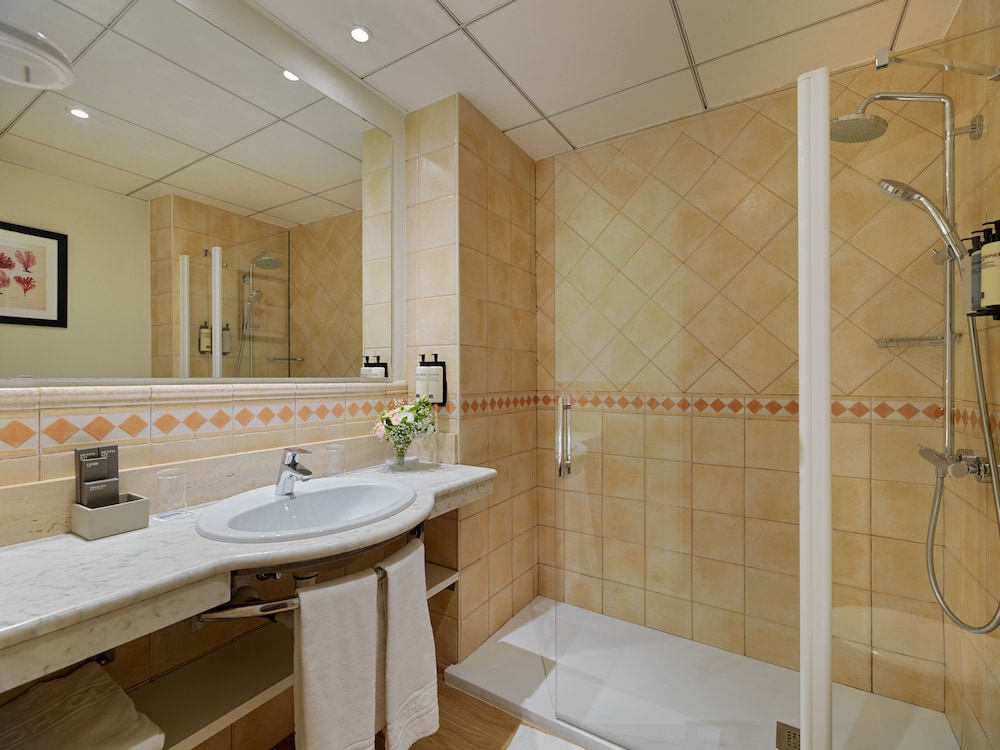 H10 Salou Princess — Hotel rooms in Salou, Catalonia