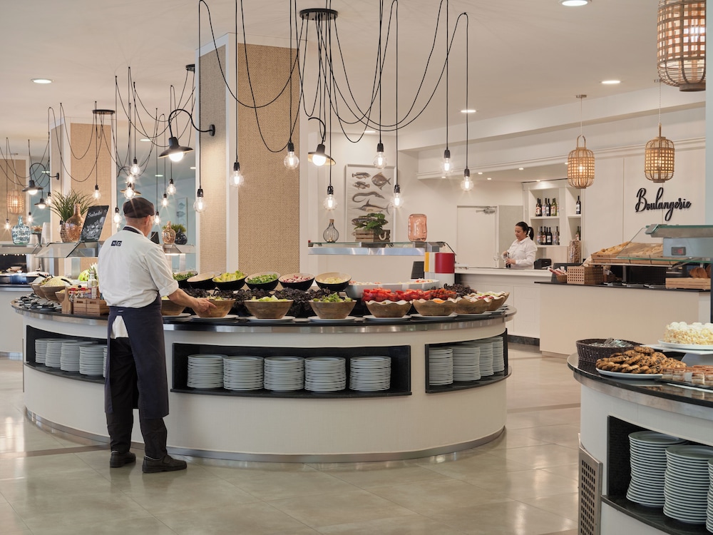 H10 Salou Princess — Restaurant & bars in Salou, Catalonia