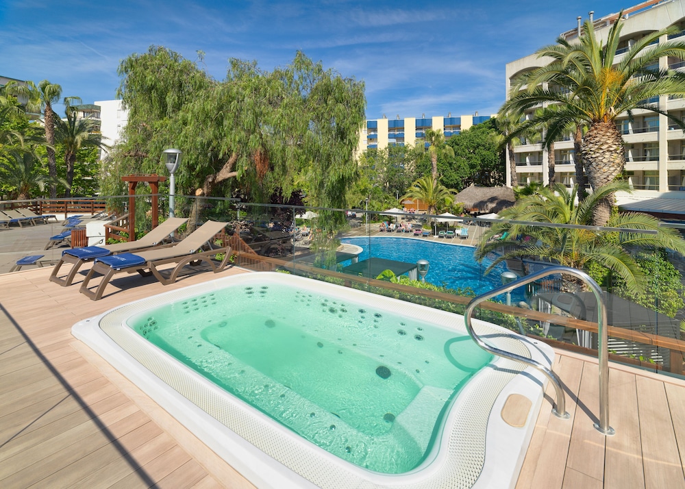 H10 Salou Princess — Swimming pool in Salou, Catalonia
